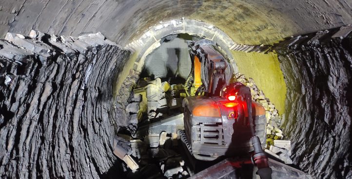 ROBOT CONCRETE DEMOLITION MACHINES